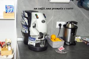 Set per la preparazione di tè e caffè presso B&B Piccolo Lucio