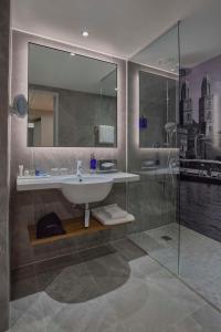 O baie la Radisson Blu Hotel Zurich Airport
