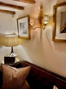 Cosy Cottage Central Bawtry - 2 Bedroom - High End Furnishings的休息区