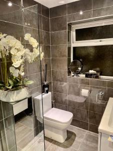 Cosy Cottage Central Bawtry - 2 Bedroom - High End Furnishings的一间浴室