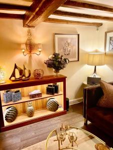 Et sittehjørne på Cosy Cottage 1 - Central Bawtry - 2 Bedroom - High End Furnishings