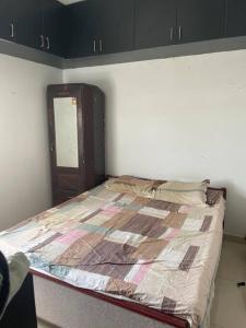 Ένα ή περισσότερα κρεβάτια σε δωμάτιο στο Ranga Vila’s on ECR