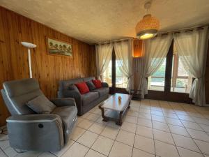 Fotografia z galérie ubytovania Gîte rustique et moderne avec jardin, garage, à 3 km de Moulins. Draps et linge inclus, animaux acceptés. - FR-1-489-428 v destinácii Avermes