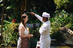 Hostia v ubytovaní Maha Hills Resort by Mahaprana Experience