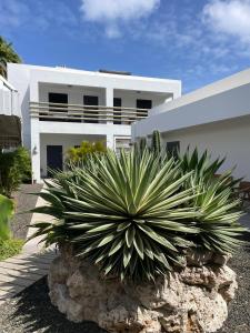 Tòa nhà nơi căn hộ tọa lạc +27 ảnh