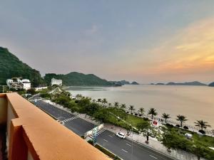 Gallery image of Manh Vuong Hotel in Cat Ba