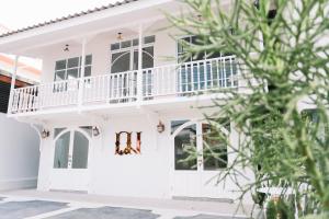 Balkón nebo terasa v ubytování Chertel Poshtel