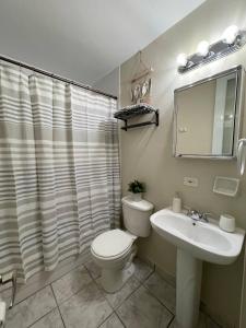 Phòng tắm tại True Beachfront Oasis With Amazing Views Life +89 ảnh