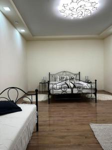 Una cama o camas en una habitación de Kleparski 17 Apartament