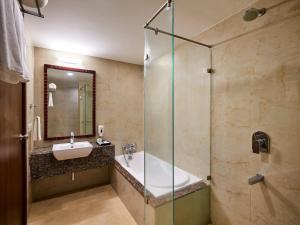 Koupelna v ubytování Daiwik Hotels Rameswaram