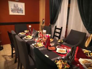 Φαγητό σε αυτό το ξενοδοχείο διαμερισμάτων ή κάπου εκεί κοντά