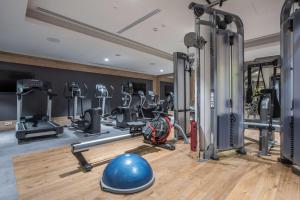 Fitness centrum a/nebo fitness zařízení v ubytování Radisson Blu Hotel & Residences