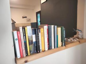 Knihovna v apartmánu