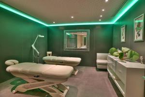 Spa and/or other wellness facilities at Luxury garden apartment 2BR in the best development of Cap d'Antibes-Juan les Pins