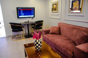 A seating area at Star of İstanbul Residence