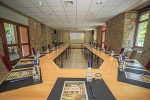 Konferenční prostory v ubytování L'HÔTEL DES BAINS - Salles-la-Source