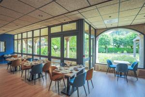 Restaurace v ubytování L'HÔTEL DES BAINS - Salles-la-Source
