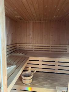莱茵河畔阿尔芬Aangenaam op de Rijn, woonboot, inclusief privé sauna的相册照片