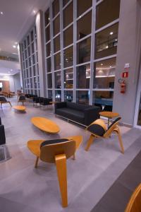 Hotel Caiuá Blumenau的休息区