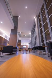 Hotel Caiuá Blumenau的休息区