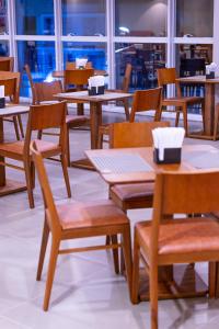 Hotel Caiuá Blumenau餐厅或其他用餐的地方