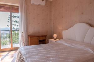 Imagen de la galería de Agrigento pool and garden, en Camastra ex Solfara