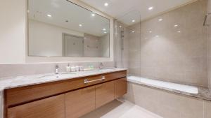 Fotografie z fotogalerie ubytování Forte Tower 2 - Glamorous Three Bedroom v Dubaji