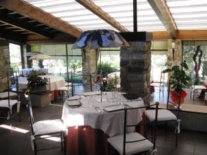 A restaurant or other place to eat at Crapa Licca