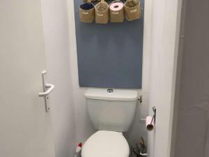 Kúpeľňa v ubytovaní Studio cosy au pied des pistes avec balcon et parking – La Salle-les-Alpes - FR-1-330F-215