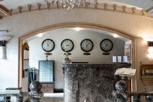 Posezení v ubytování AllureInn Hotel and Spa