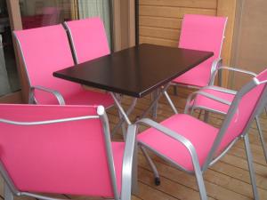 ภาพในคลังภาพของ Appartement cosy aux Gets, proche télécabines, balcon, garage, Wi-Fi, animaux admis ! - FR-1-671-114 ในเลส์เฌต์
