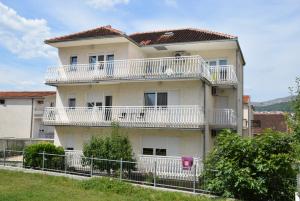 Budova, v ktorej sa apartmán nachádza