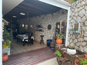 Reštaurácia alebo iné gastronomické zariadenie v ubytovaní La Casa D' Irene