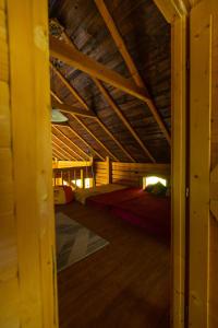 Ένα ή περισσότερα κρεβάτια σε δωμάτιο στο Crossline Lodge
