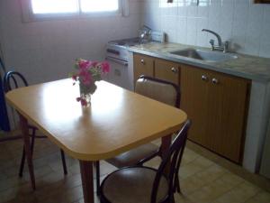 Η κουζίνα ή μικρή κουζίνα στο Costa 5