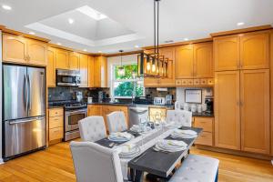 Dapur atau dapur kecil di Great View & Bright 3Br home /AC/ San Jose