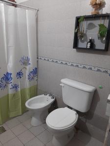 サルタにあるArte y Vino Saltaのバスルーム(トイレ、ビデ付)