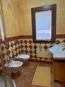 La Casa sulla collina "Baccu e Idda"的一间浴室