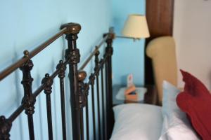Łóżko lub łóżka w pokoju w obiekcie Hotel Posada San Marcos, Alájar