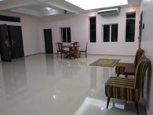 Posezení v ubytování Bonsai Homestay Kluang - B17