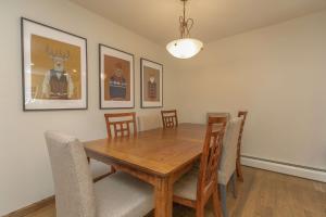 Fotografie z fotogalerie ubytování Fifth Avenue Retreat: Dog Friendly Frisco Townhome v destinaci Frisco