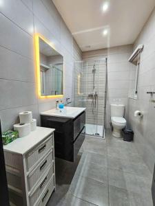 Et bad på Marsaskala Sea View Duplex Penthouse - Mive Properties