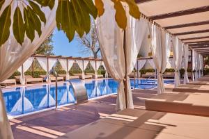 The swimming pool at or close to Zafiro Tropic