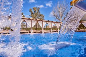 The swimming pool at or close to Zafiro Tropic