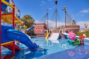 The swimming pool at or close to Zafiro Tropic