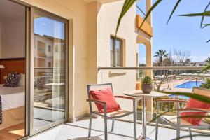 A balcony or terrace at Zafiro Tropic