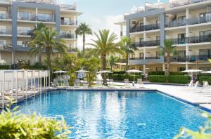 Bazén v ubytování Zafiro Palace Alcudia nebo v jeho okolí