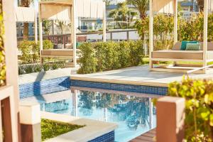 Bazén v ubytování Zafiro Palace Alcudia nebo v jeho okolí