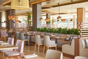 Reštaurácia alebo iné gastronomické zariadenie v ubytovaní Zafiro Palace Andratx