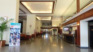 Lobbyen eller receptionen på Omni Tower Sukhumvit Nana by Direct Rooms